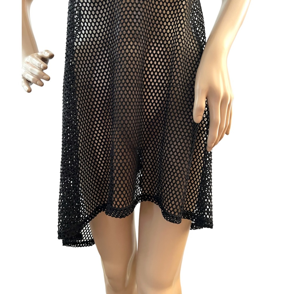 𝐁𝐄𝐀𝐂𝐇 𝐇𝐀𝐁𝐈𝐓𝐀𝐓 | BLACK STRETCHY NET BEACH COVER UP DRESS - Picture 3 of 9